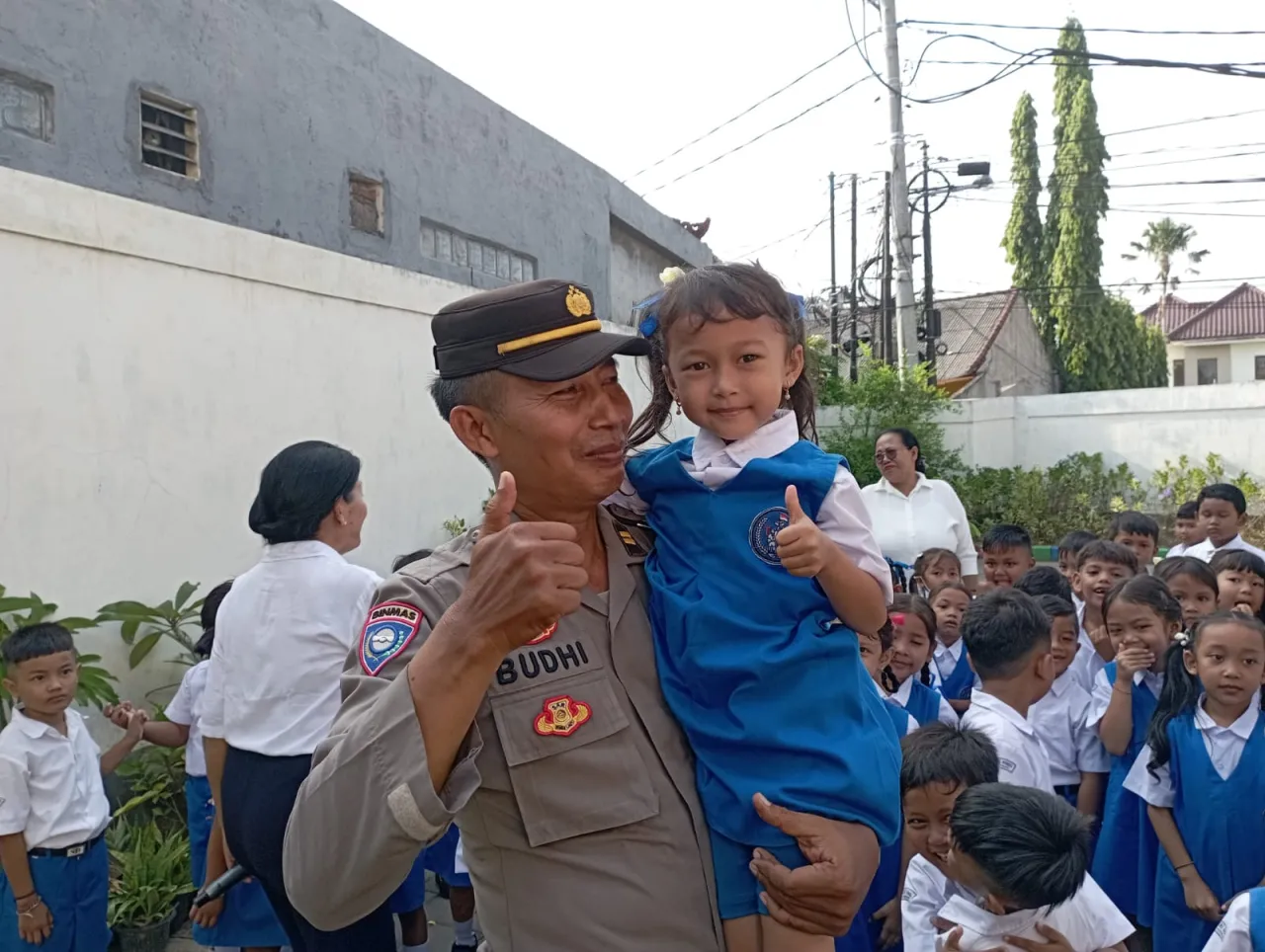 Melalui Kegiatan Polisi Sahabat Anak Polsek Denpasar Barat Dekatkan Polisi Dengan Anak Sejak Usia Dini