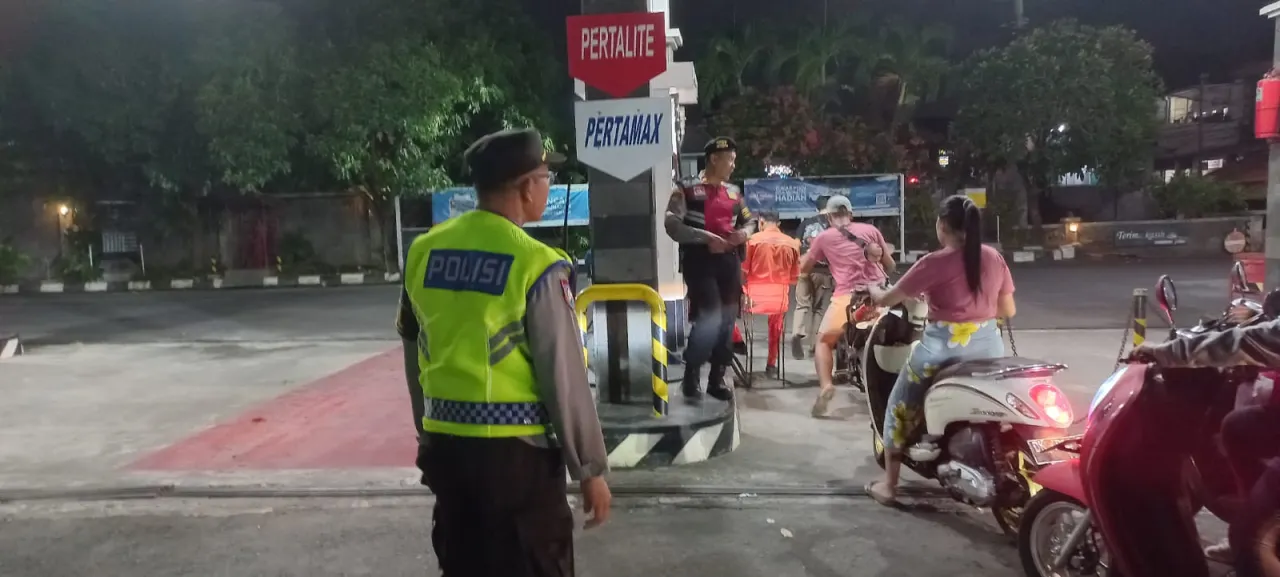 Berikan Rasa Aman Dari Gangguan Kamtibmas Polsek Denbar Hadirkan Bluelight Patrol Ditengah Masyarakat