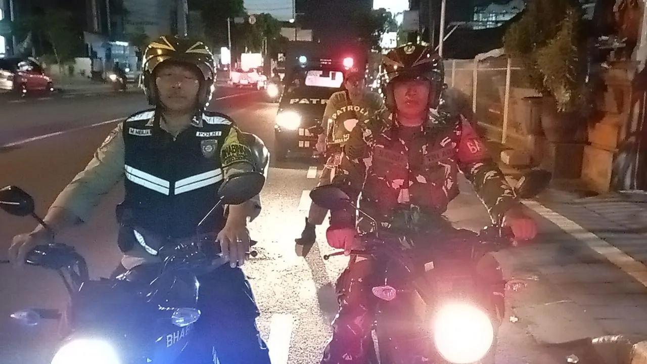 Patroli Tiga Pilar Polsek Denpasar Barat Menjaga Keamanan Jelang Pemilu 2024