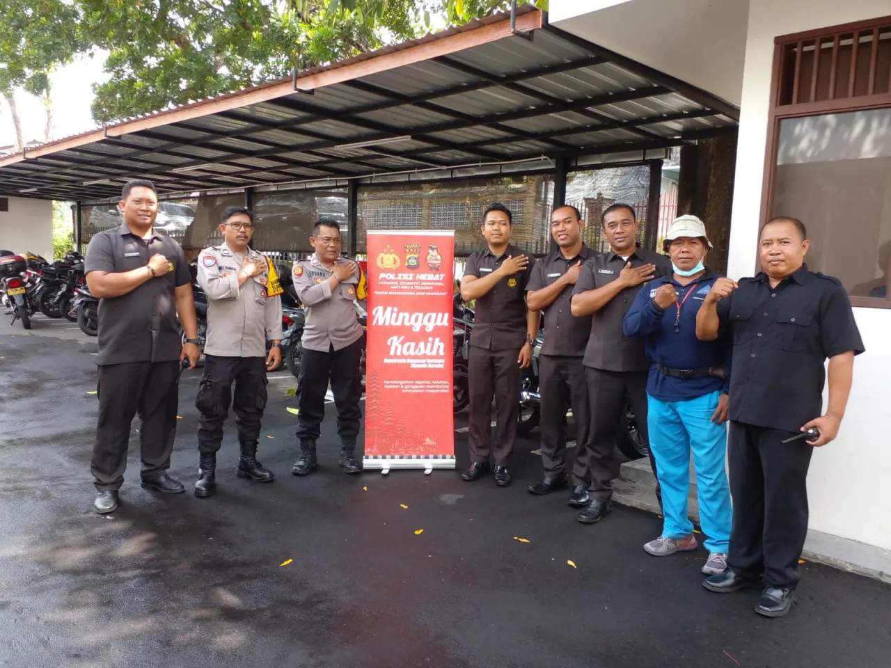 Gelar Minggu Kasih, Polsek Denpasar Utara Kunjungi Komunitas Karyawan Kantor OJK RI Wilayah Bali Nusra