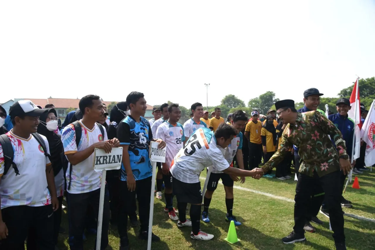 Diikuti 900 Guru, Gus Muhdlor Minta Porgu PGRI Jadi Spirit Bersama Membangun Olahraga Sidoarjo
