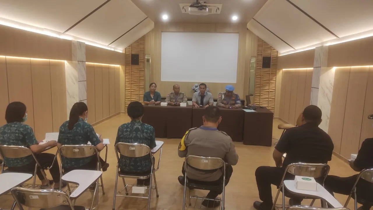 Wadahi Aspirasi Masyarakat, Polsek Denpasar Barat Laksanakan Jumat Curhat Di Kasih Ibu