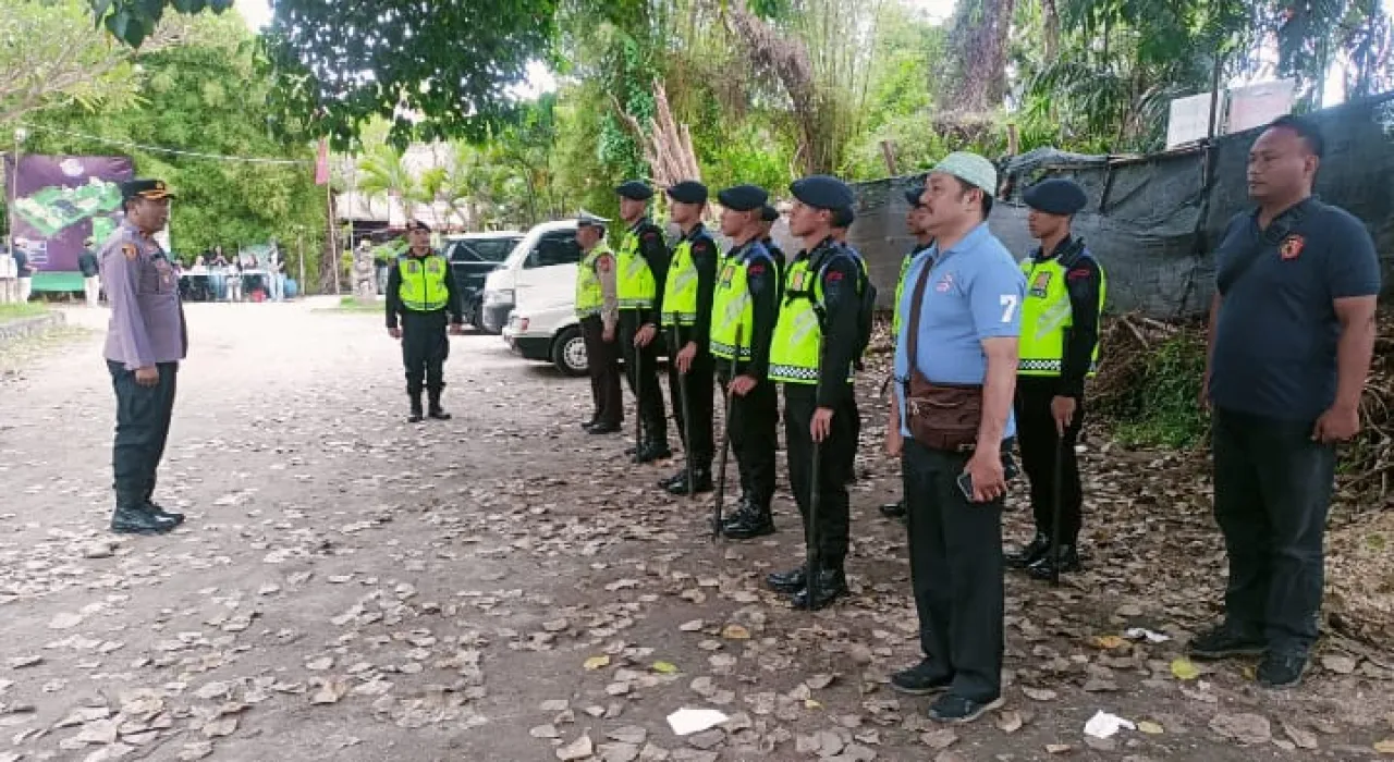 Keamanan Terkendali: Polsek Dentim Jaga Kegiatan Versa Dentistry 2023
