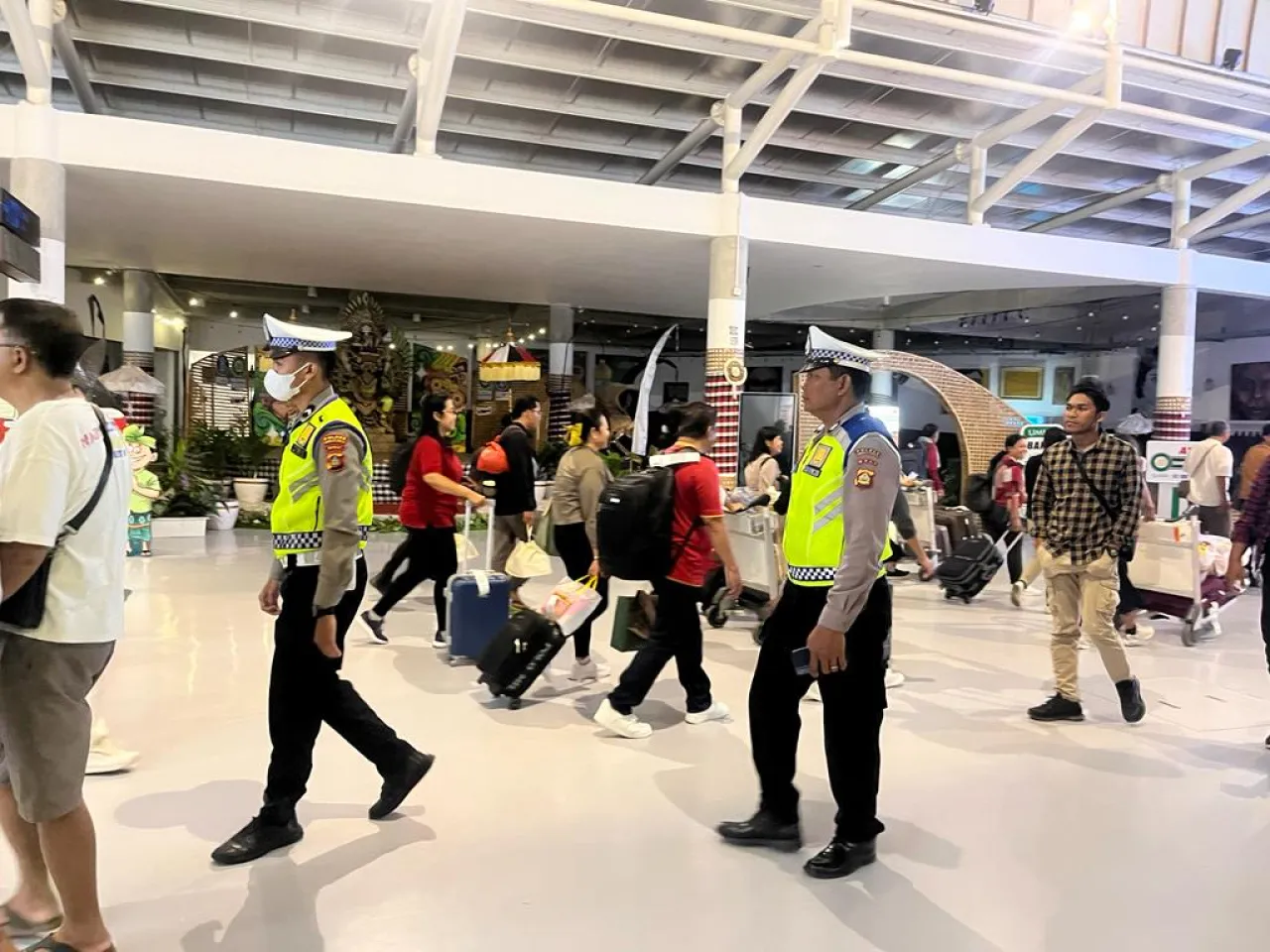 Polres Bandara Ngurah Rai Intensifkan Giat Pengamanan Jelang Natal dan Tahun Baru 2024