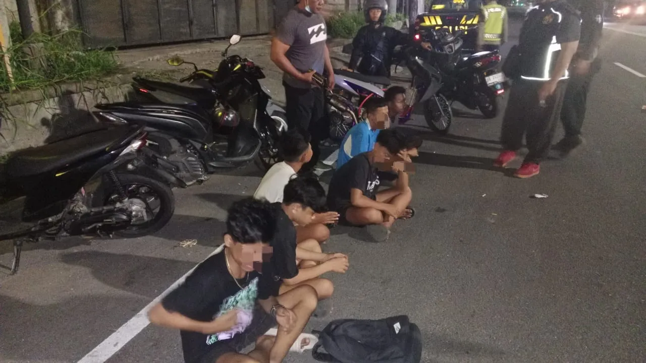 Ciptakan Harkamtibmas Yang Kondusif Polsek Denbar Amankan Kumpulan Pengendara Sepeda Motor Tanpa TNKB