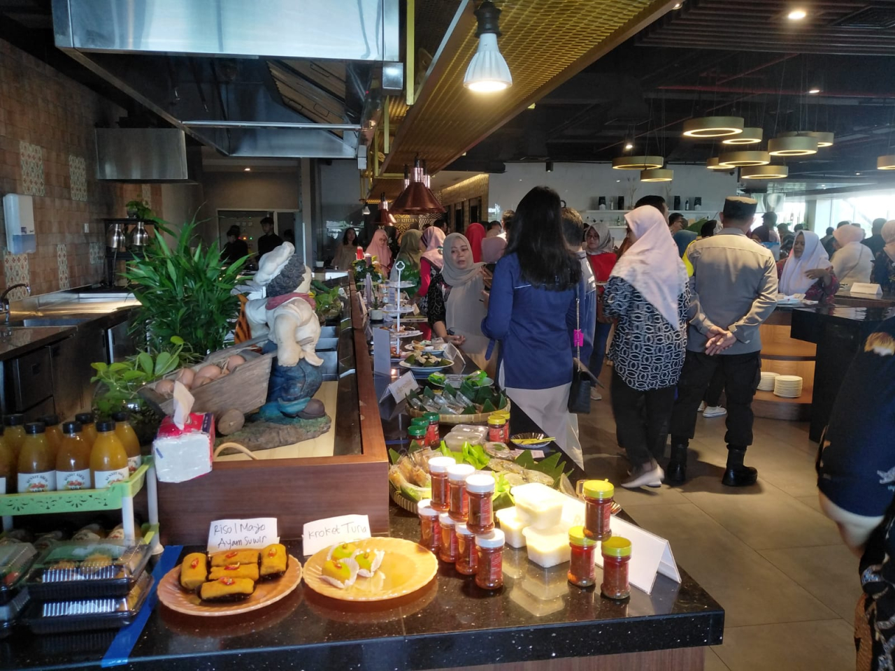 Mengenalkan Jajanan Pasar, UMKM Tegalsari Berkolaborasi Bersama Asosiasi General Manager Tegalsari