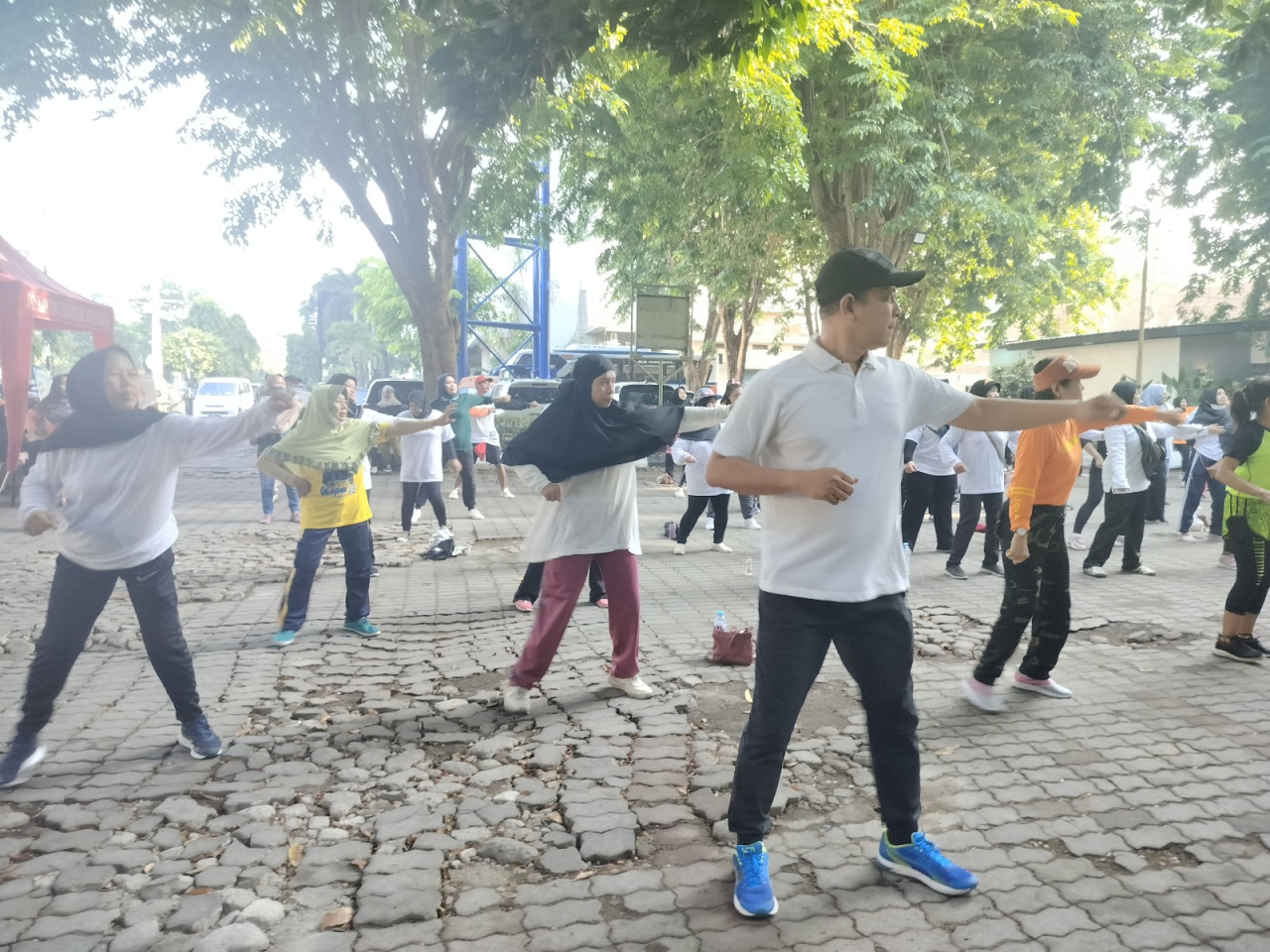 Memperingati Anniversary Sahid Hotel Surabaya Gelar Senam Sehat Bersama Warga
