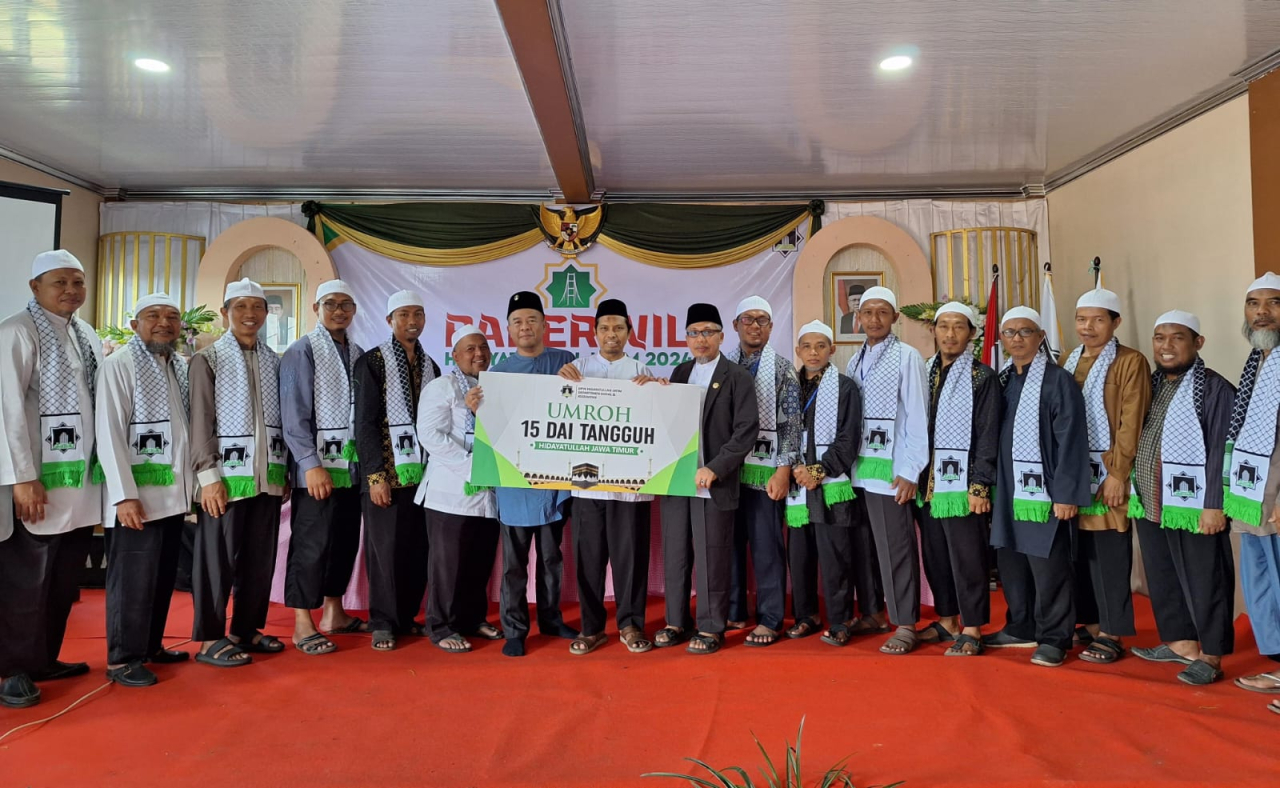 DPW Hidayatullah Jatim berangkatkan 16 Dai Tangguh dan Berprestasi Umroh