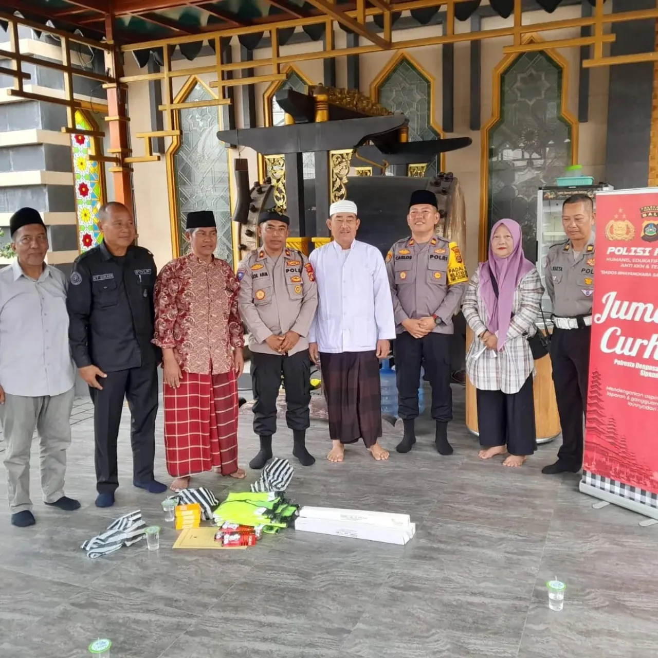 Polresta Denpasar gelar Jum’at Curhat di Masjid Raya Baiturrahmah Dusun Wanasari