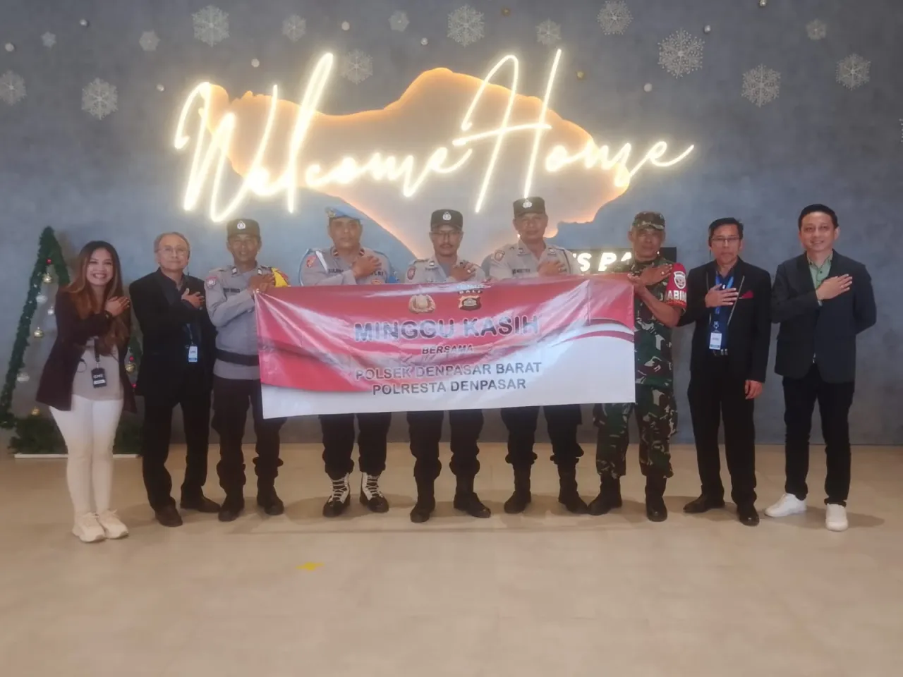 Melalui Program Minggu Kasih, Polsek Denpasar Barat Menghadirkan Layanan Kepolisian Ditengah Masyarakat
