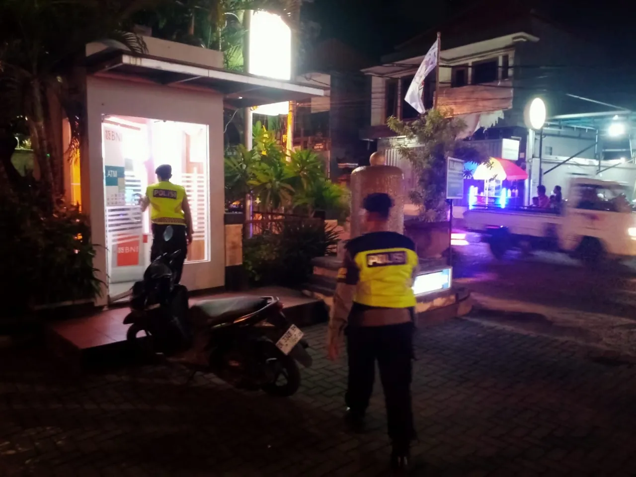Minimalisir Gangguan Kamtibmas Jelang Pencoblosan Polsek Denbar Maksimalkan Bluelight Patrol