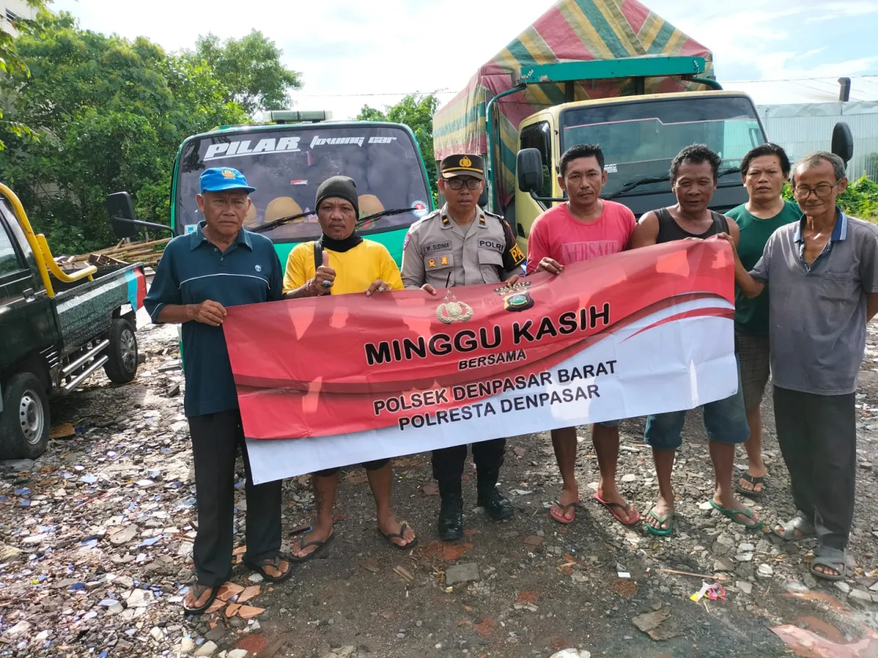 Mempererat Kemitraan Bersama Sopir Truk Polsek Denpasar Barat Laksanakan Minggu Kasih