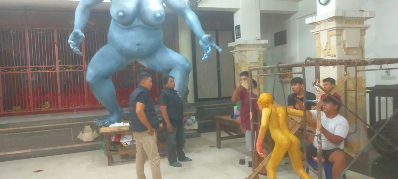Tak Ingin Harkamtibmas Terganggu Pasca Pemilu, Tim Resmob Polsek Denbar Patroli Ogoh-ogoh