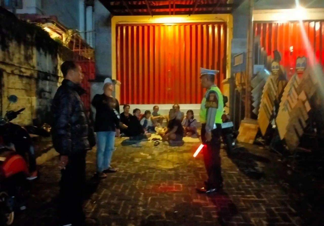 Antisipasi Tawuran Antar Pemuda Bluelight Patrol Polsek Denbar Sasar Tempat Nongkrong
