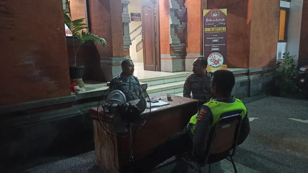 Pengamanan Perkantoran KPU Kota Denpasar Berjalan Lancar