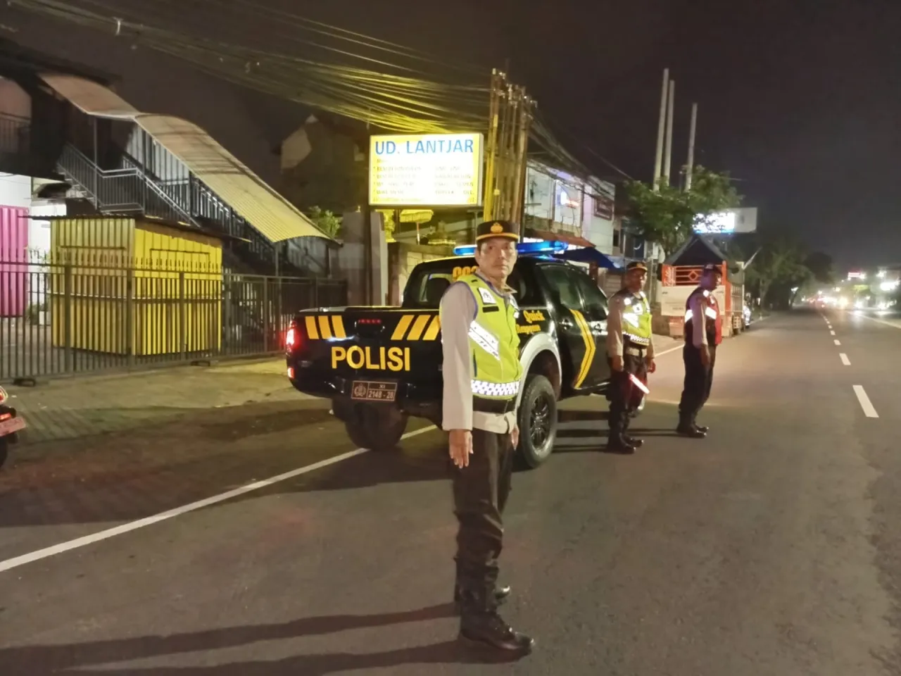 Patroli Subuh Bluelight Patrol Polsek Denbar Pertahankan Keamanan Wilayah Pasca Pemilu 2024