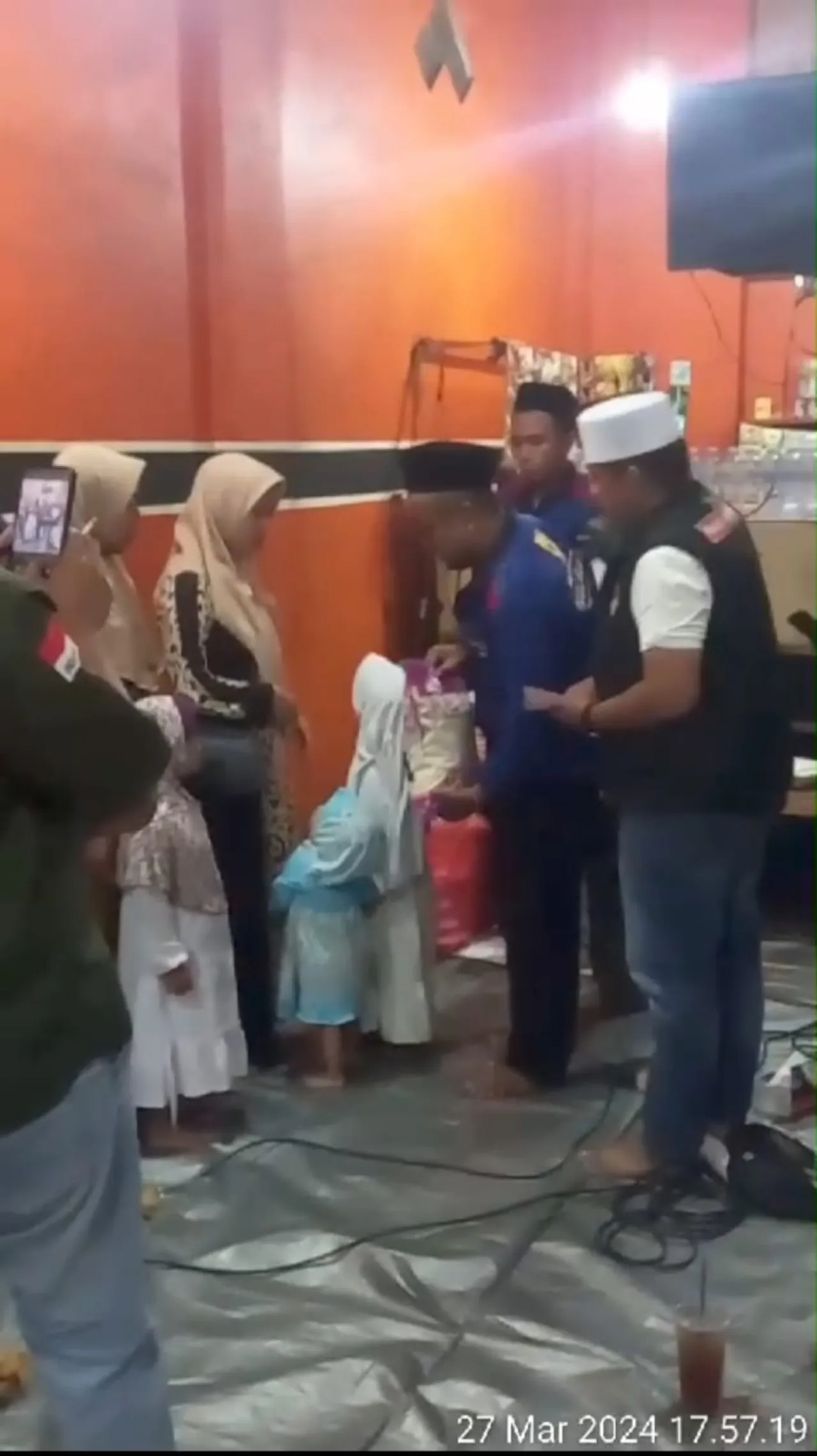 Media Mimbar Demokrasi Buka Bersama Anak Yatim-Piatu
