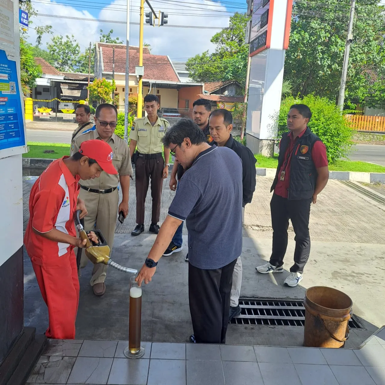 Polres Bondowoso Sidak SPBU, Pastikan Keakuratan Pengisian dan Kualitas BBM