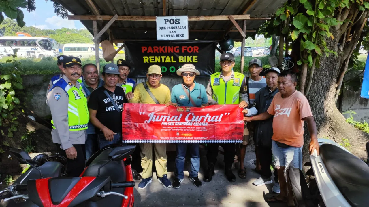 Jumat Curhat, Polsek Densel Ajak Pelaku Transportasi Untuk Tertib Berlalu Lalu Lintas