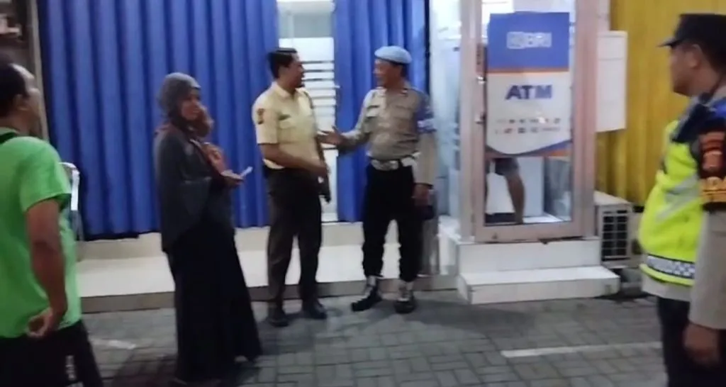 Giatkan Bluelight Patrol Polsek Denbar Antisipasi Gangguan Kamtibmas