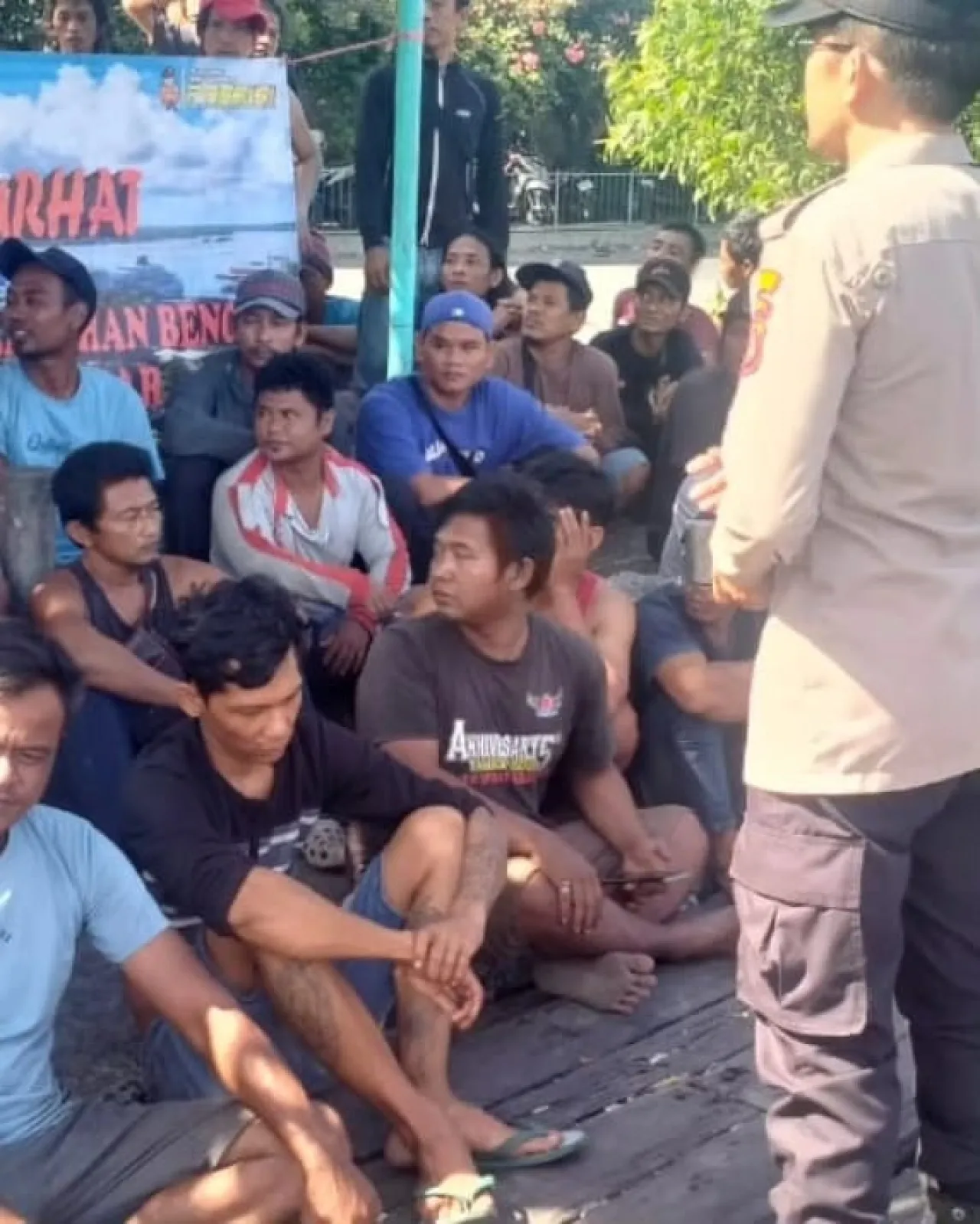 Polsek Benoa Jumat Curhat Dengan Karyawan PT. Pererintis