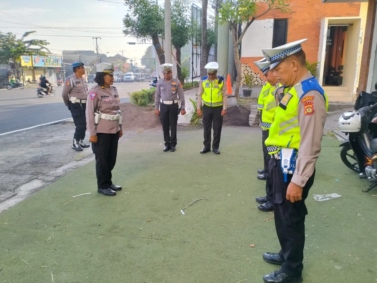Apel Fungsi Sebagai Bentuk Kedisiplinan Dan Kesiapsiagaan Polsek Denbar