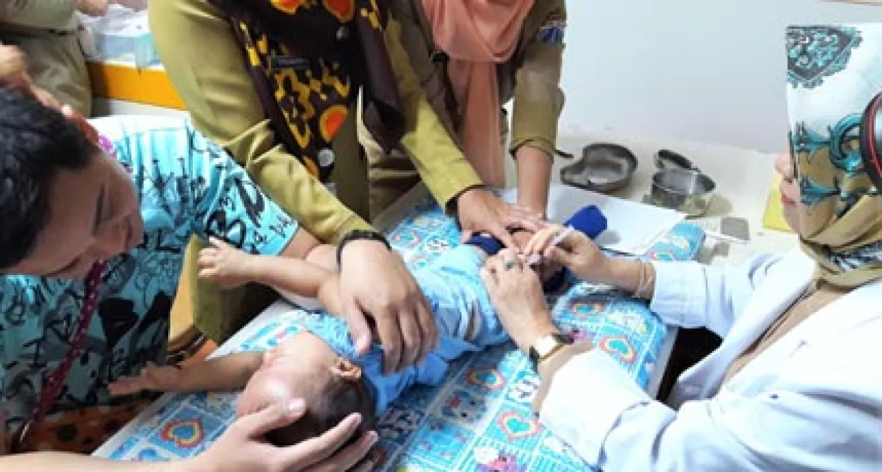Tingkatkan Kesadaran Masyarakat Pentingnya Imunisasi Rutin Lengkap