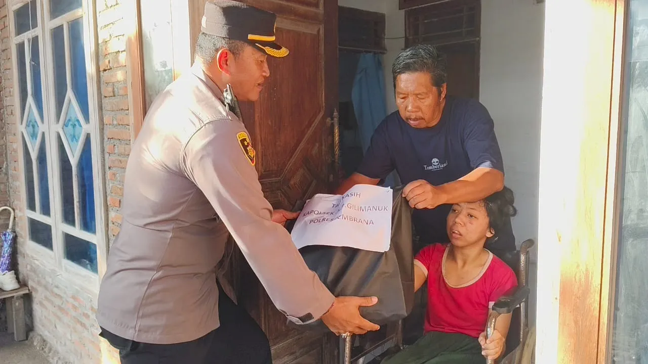 "Tali Kasih" Wujud Kepedulian Yang berkelanjutan Oleh Kapolsek Kawasan Pelabuhan Gilimanuk 