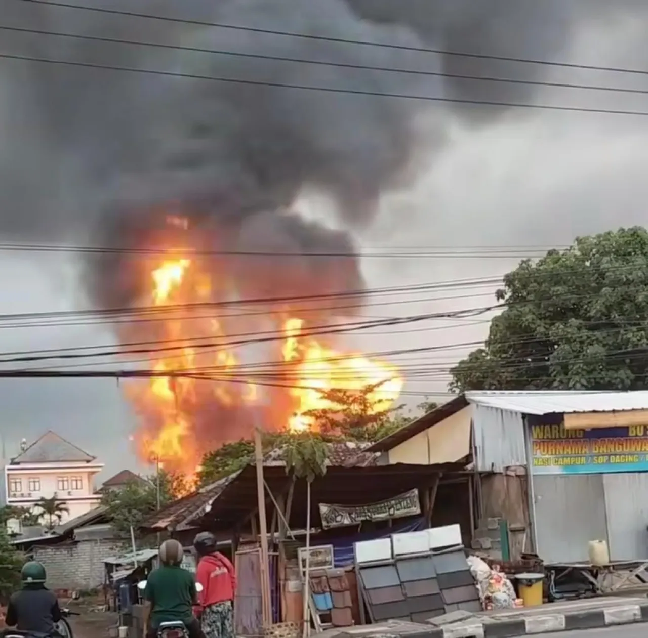 Gudang Gas Meledak Di Desa Ubung Kaja, 4 Pekerja Luka Bakar