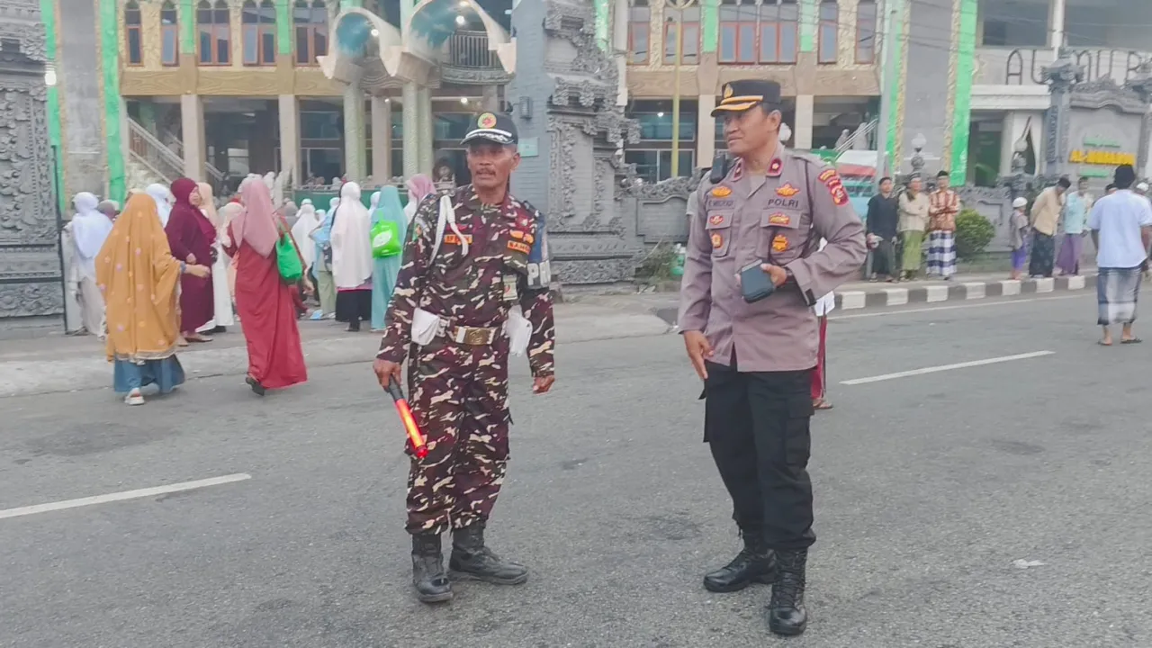 Kapolsek Kawasan Gilimanuk Pimpin Pengamanan Kegiatan Ibadah Sholat Idul Adha 1445 H