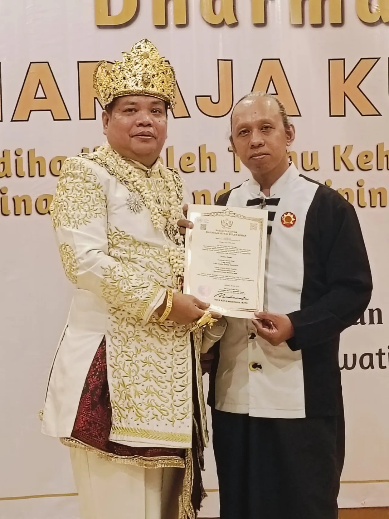 Maharaja Kutai Mulawarman Anugrahkan Kanjeng Pangeran Arya Senopati kepada Bagus Mpu batu