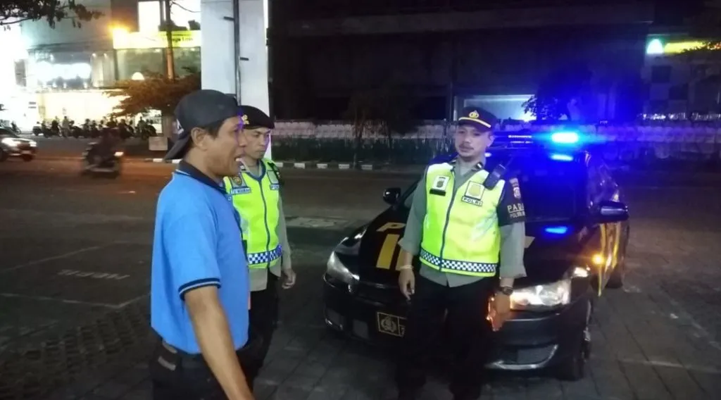 Amankan Wilayah Bluelight Patrol Polsek Denbar Cegah Kejahatan Jalanan