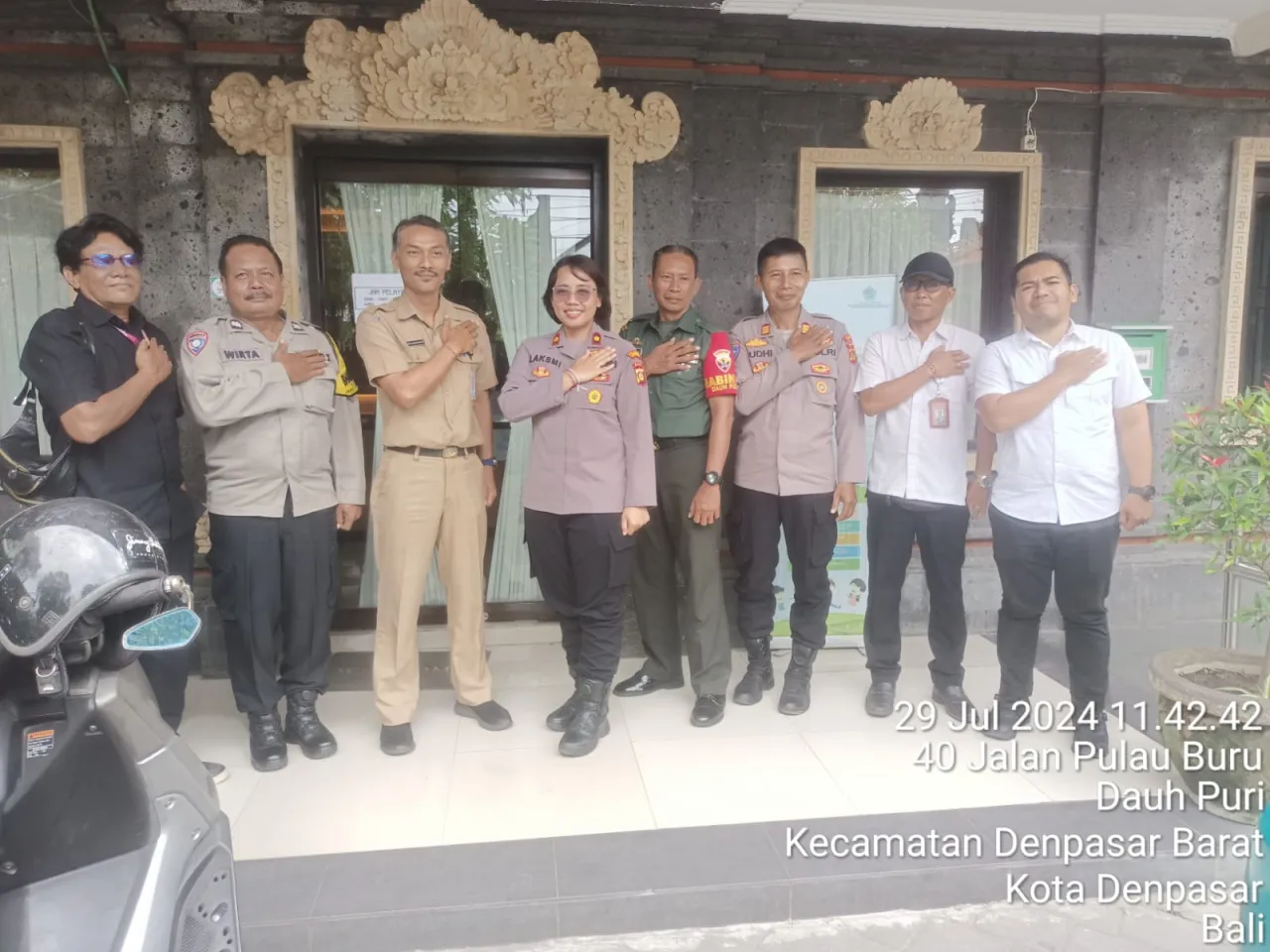 Sambangi Kantor Lurah Kapolsek Denbar Pererat Silaturahmi Dengan Perangkat Kelurahan