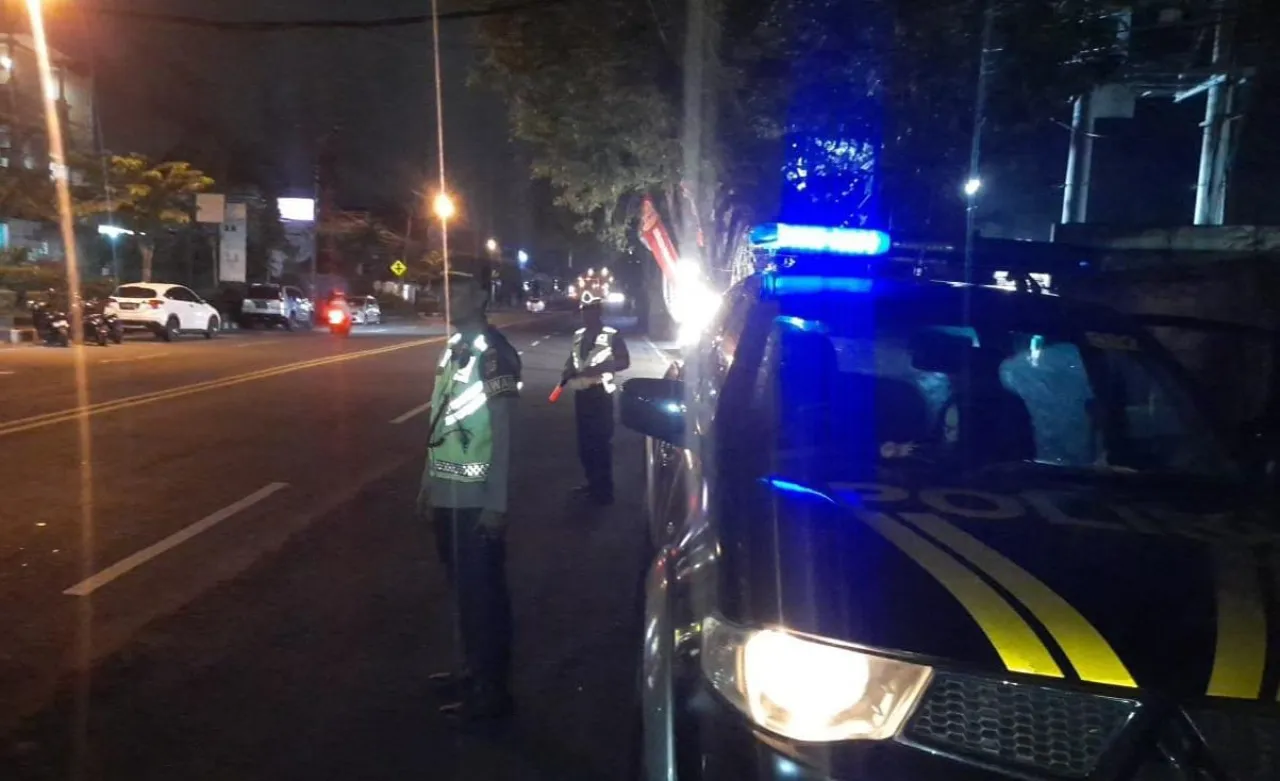 Upaya Jaga Stabilitas Kamtibmas, Personel Polsek Denbar Laksanakan Patroli BLP
