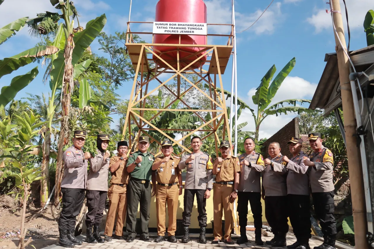 Kapolres Jember Resmikan Sumur Bor Bhayangkara Tatag Trawang Tungga di Dusun Krajan Barat, Desa Candijati
