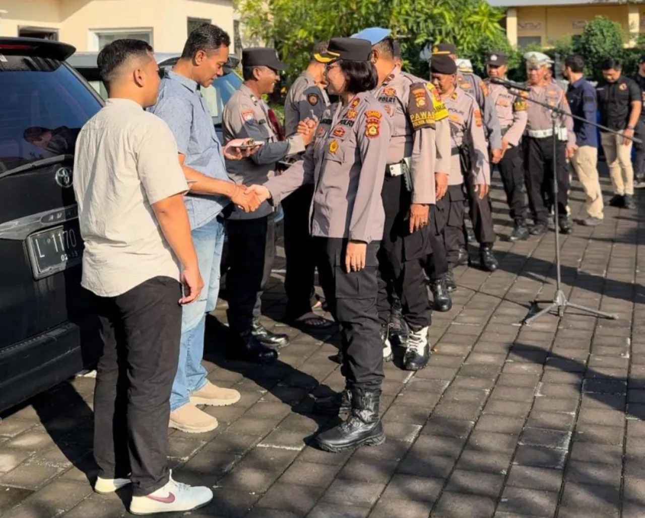 Kapolsek Denbar Pimpin Langsung Apel Pagi Jam Pimpinan Berikan Arahan Kepada Anggota