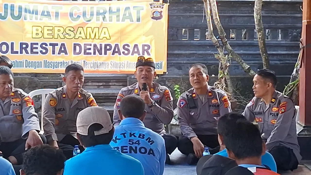 Jumat Curhat Polresta Denpasar Bersama Anggota TKBM Benoa