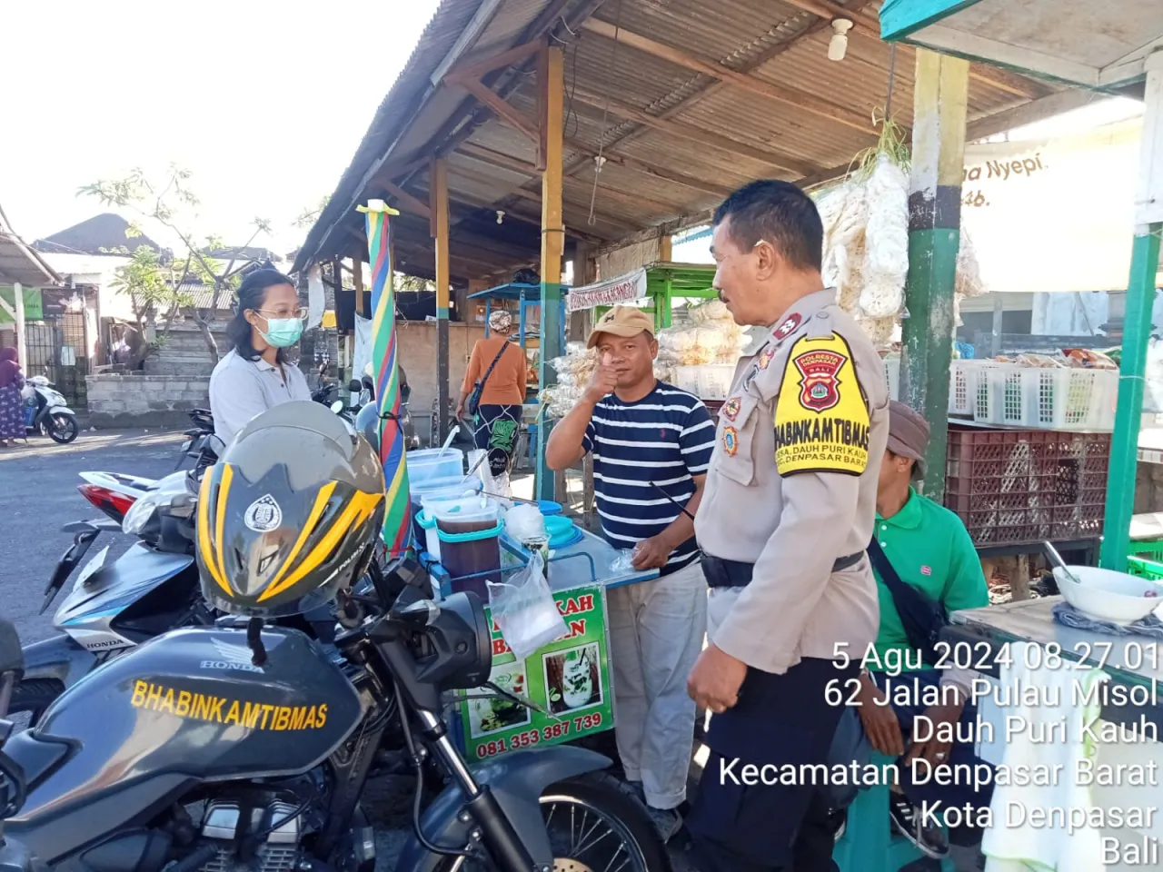 Gelar Patroli Sambang Dialogis, Bhabinkamtibmas Polsek Denbar Berikan Himbauan Kamtibmas