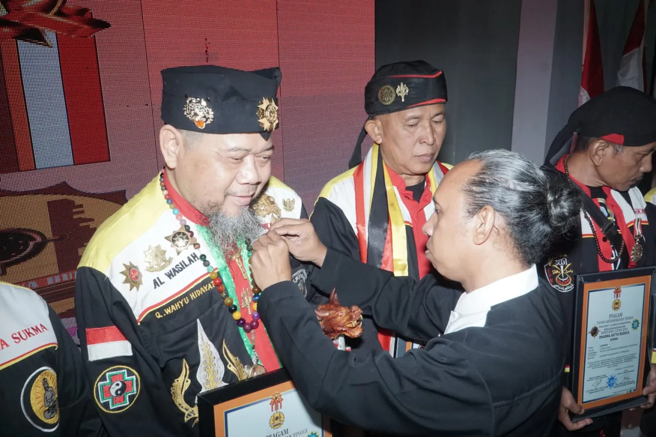 Penganugerahan Bintang Lencana Dharma Satya Budaya