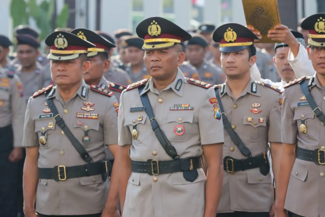 Kapolrestabes Surabaya Pimpin Upacara Pelantikan Jajaran Baru