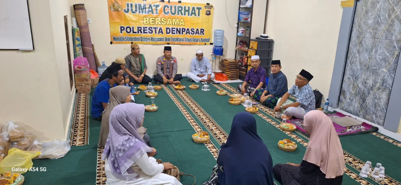 Polresta Denpasar Safari Kamtibmas di Mushola Banjar Merta Sari,Ajak Masyarakat Jaga Keamanan Bersam