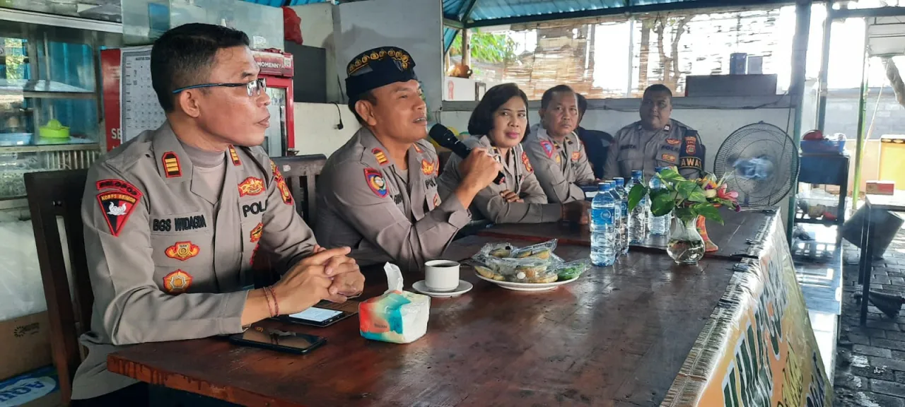 Dengar Keluhan Ojek Pangkalan Dalam Jumat Curhat Polresta Denpasar Polsek Kuta