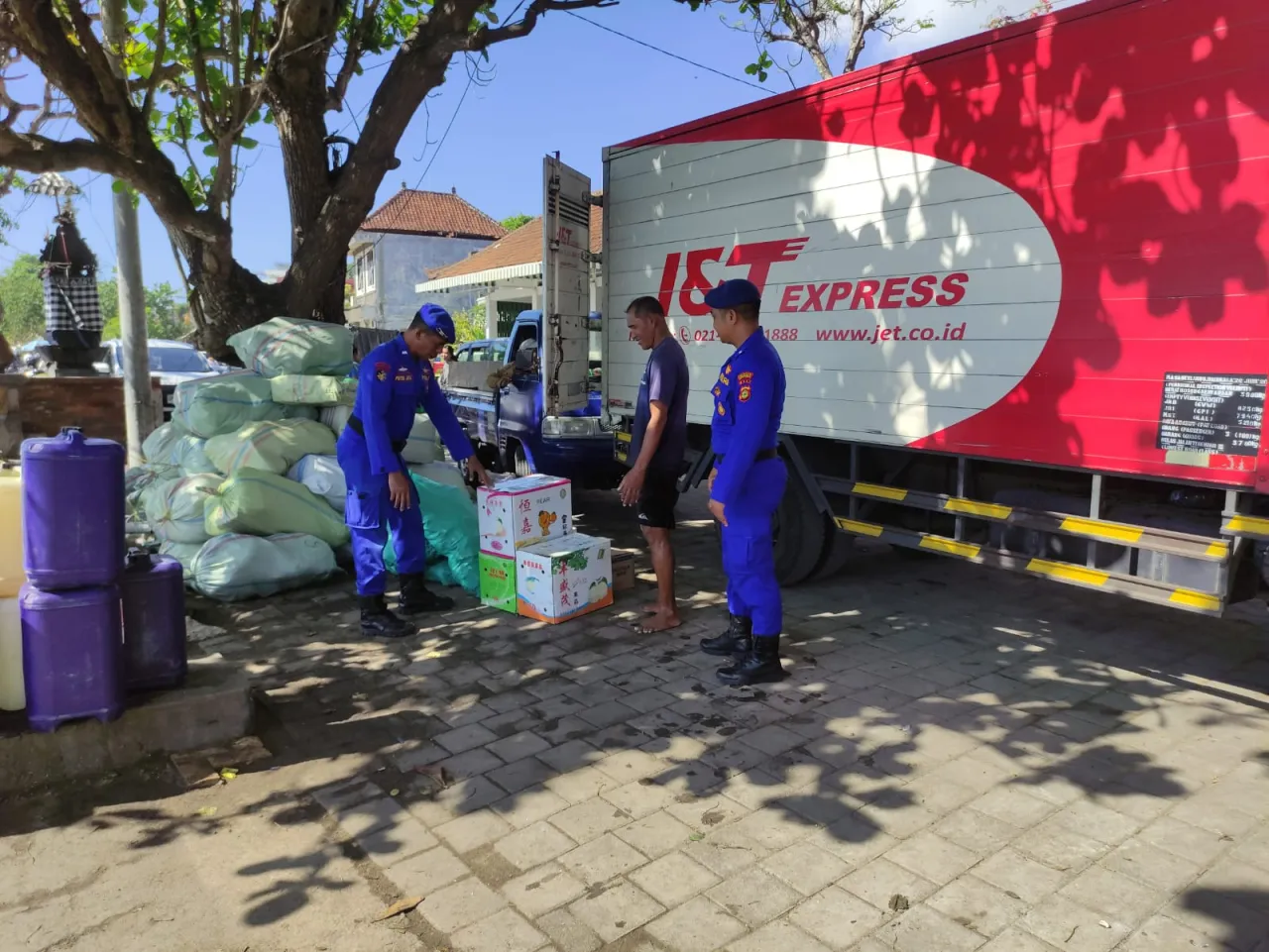 Satpolairud Polresta Denpasar Pos Sanur Pengawasan di Dermaga Penyeberangan Barang Menjelang Pilkada