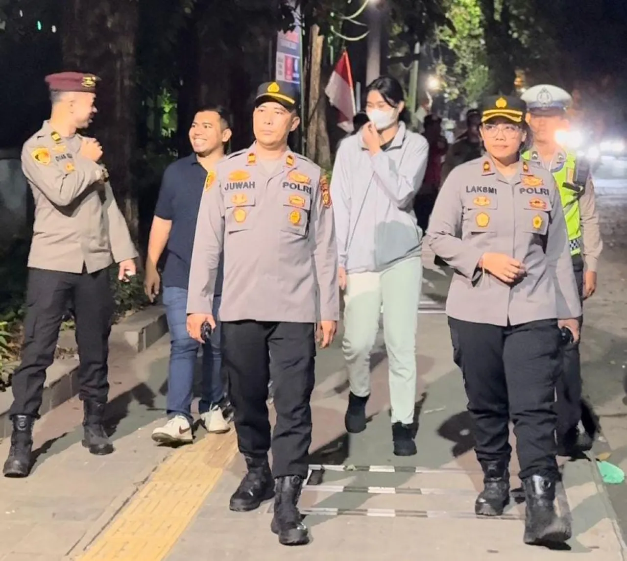 Polsek Denbar Gelar Patroli Gabungan Atensi Malam Minggu Dengan Menyambangi Tempat Keramaian