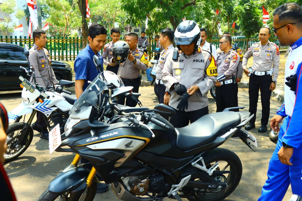 Polres Gresik Gelar Pelatihan Safety Riding Bersama MPM Honda Jatim