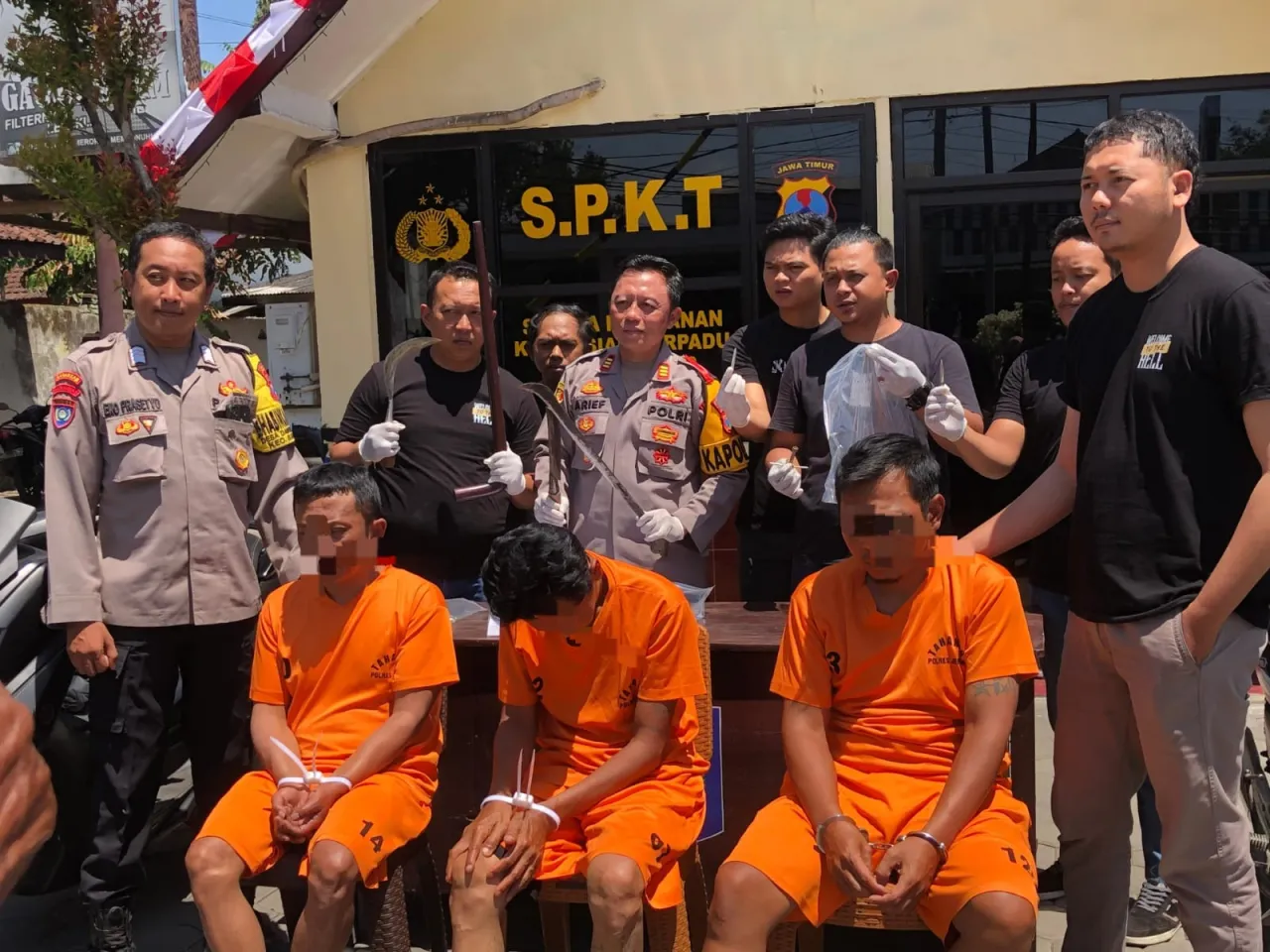 Polisi Bekuk 3 Tersangka Perampokan Dengan BB 6 Motor di Jember