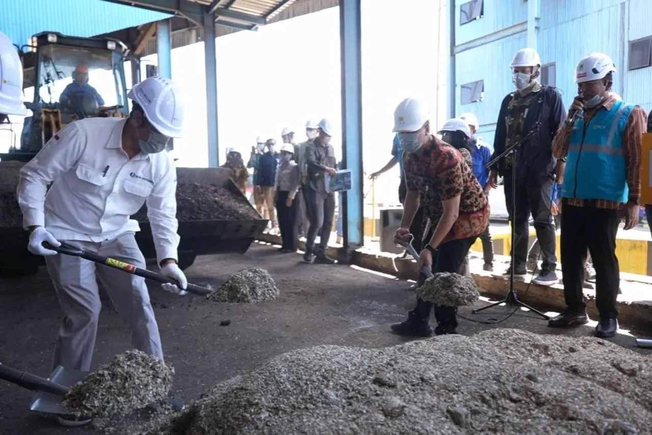 PLN Manfaatkan Limbah Operasional Kantor Bank Indonesia di NTT Jadi Bahan Cofiring PLTU Bolok