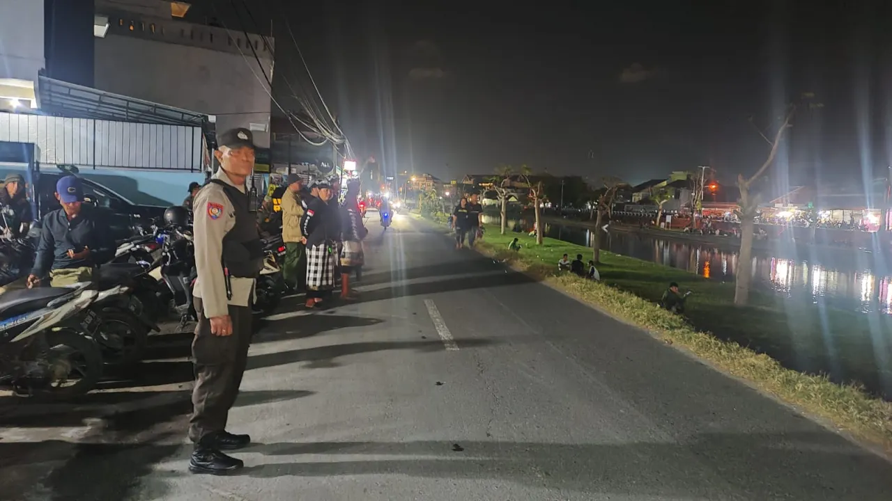 Patrol Jelang Pilkada Serentak, Polsek Densel Bersama Instansi Terkait Tertibkan Wilayah Taman Panci
