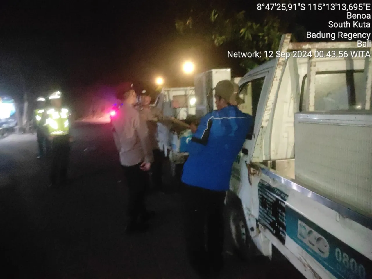 Pastikan Wilayah Aman Jelang Pilkada Polsek Kuta Selatan Gelar Patroli Blue Light