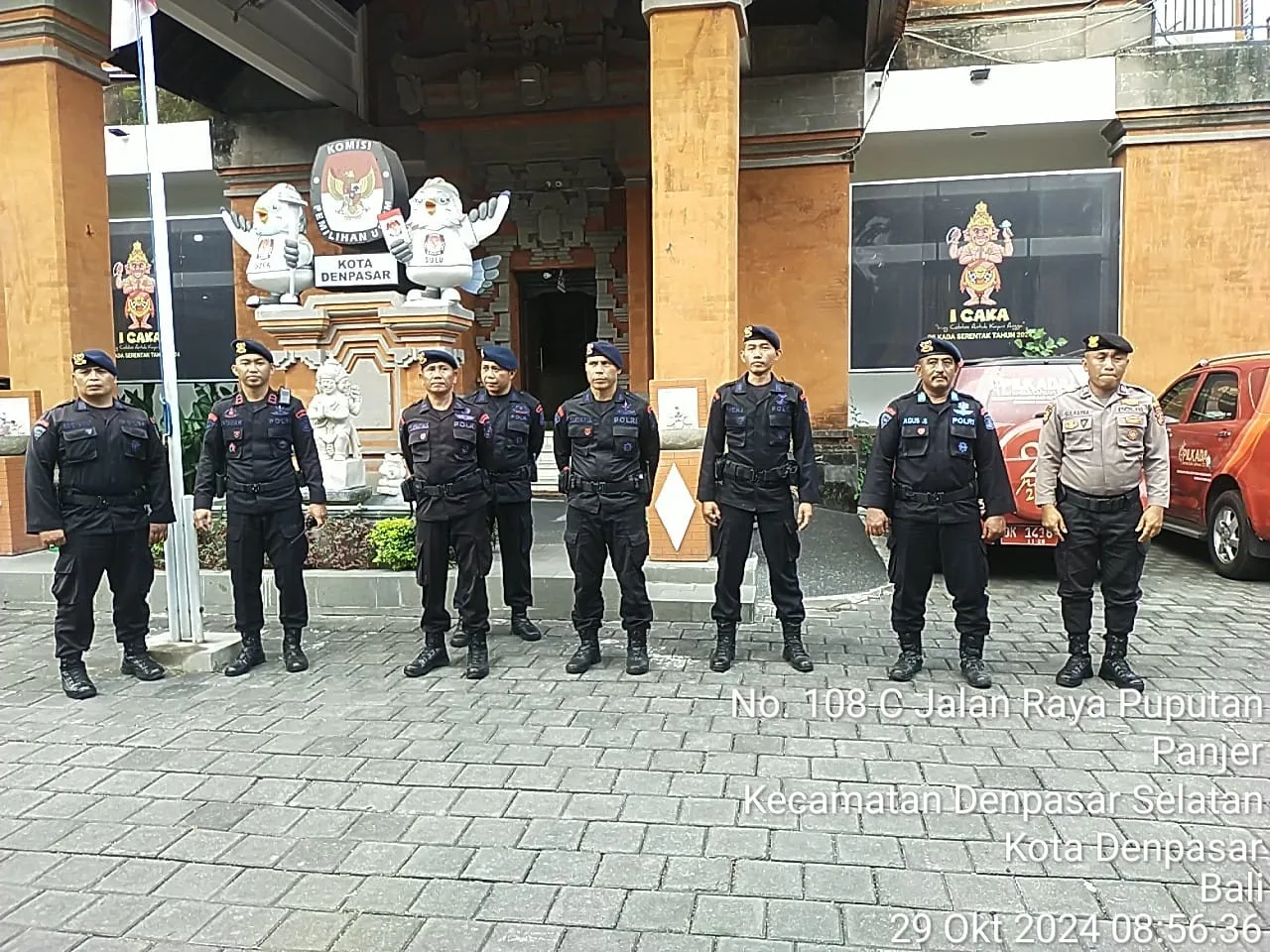 Pengamanan Kantor KPU Kota Denpasar dalam Tahap Kampanye Pilkada OMP Agung 2024